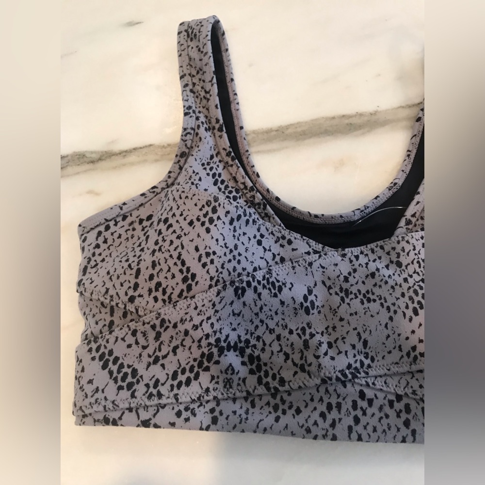 Varley sports bra Xs - Picture 2 of 6